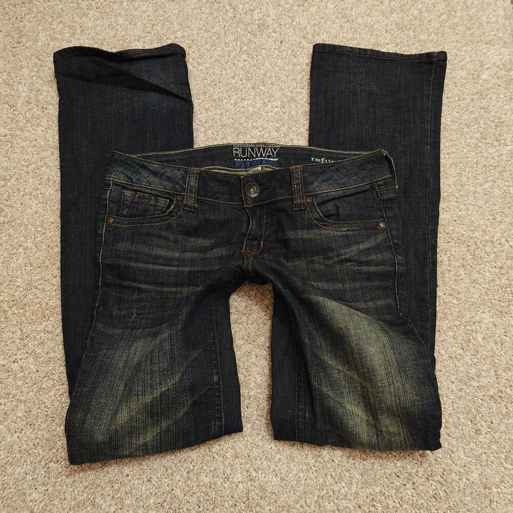 Refuge Women's Navy and Blue Jeans